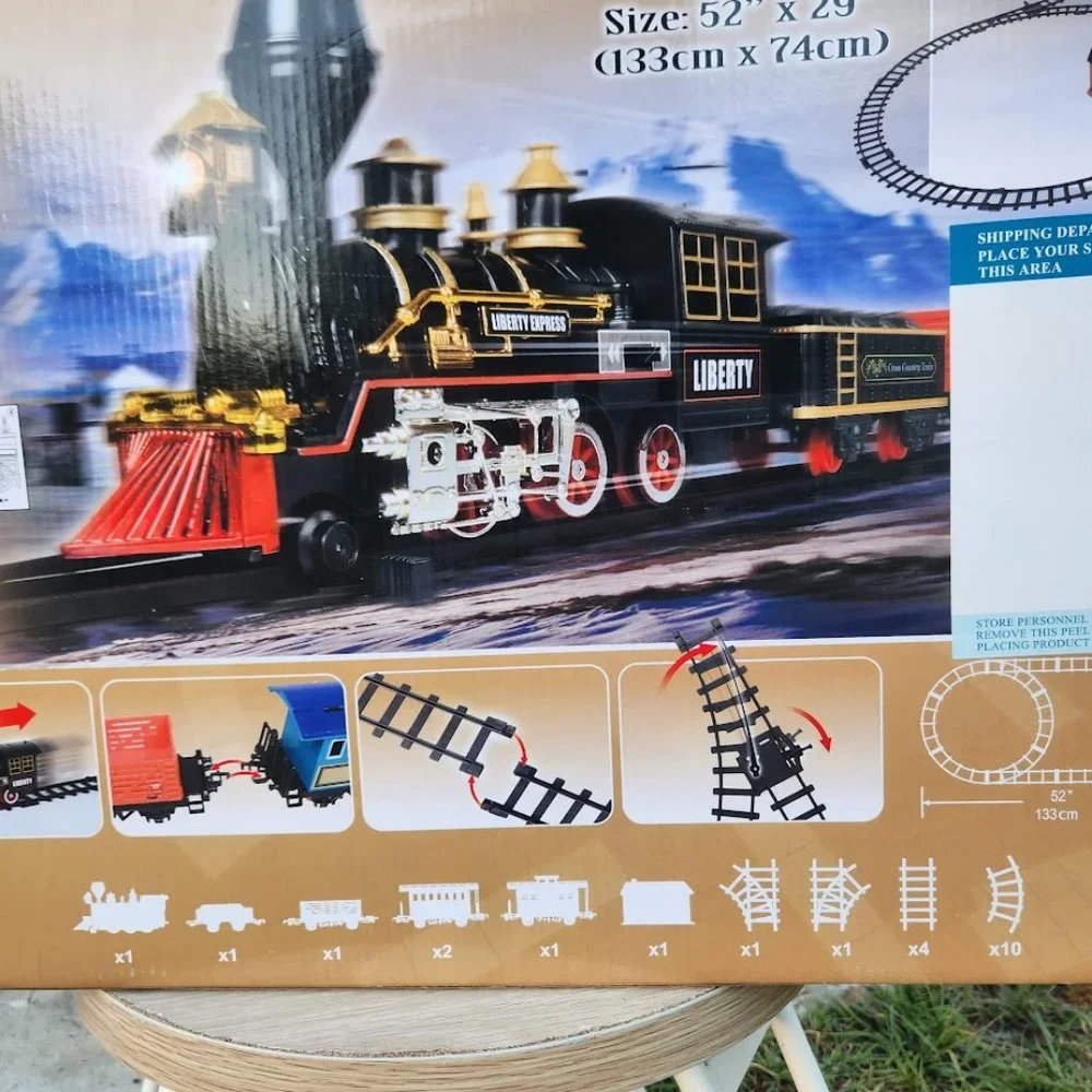 NEW  Christmas Train Set 6 Car Locomotive Electronic Train Set Battery Operated